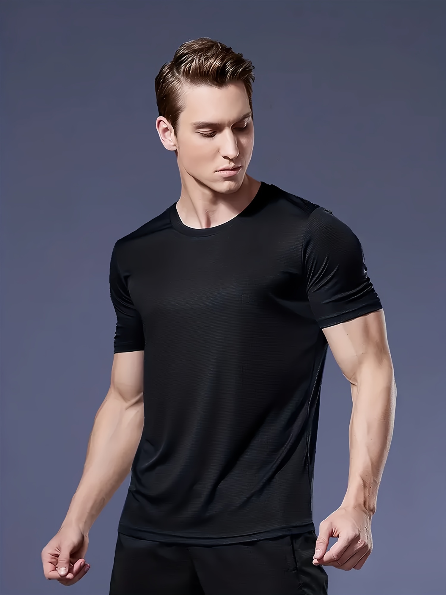 Een bedrukt T-shirt met een re - Summer Clothing Must Haves recensie en prijs